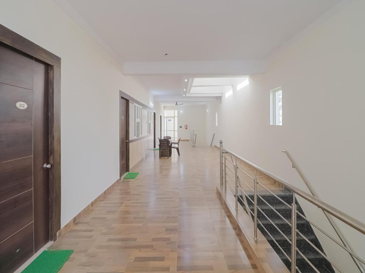 Oyo Townhouse 925 White House Country Inn Jhajjar Esterno foto